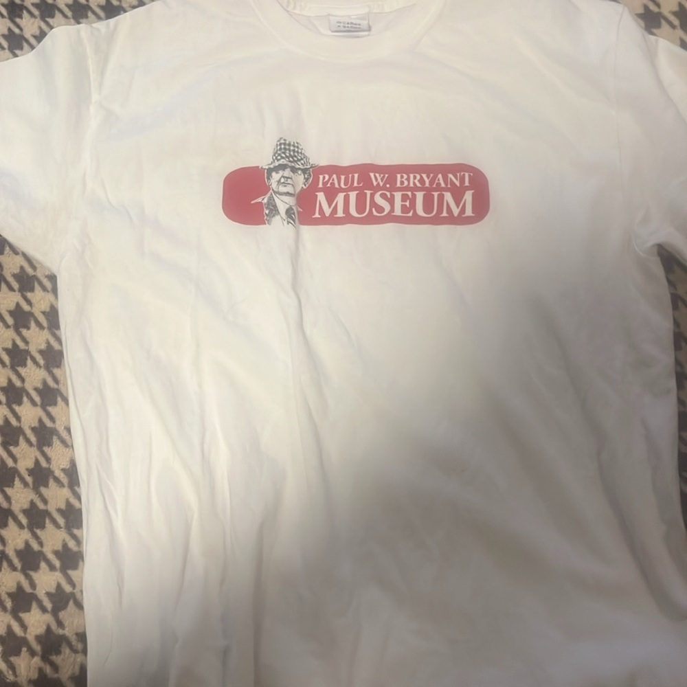 Bundle of 4 Alabama t shirts, 4 red and one white - Picture 8 of 10